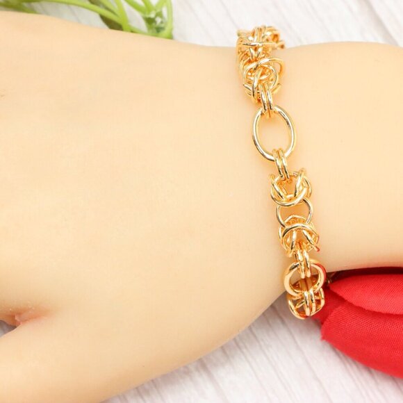 "Trendy Handmade Bracelet – A Thoughtful Gift for Girls & Women | UNVRC1623 - Picture 5 of 10